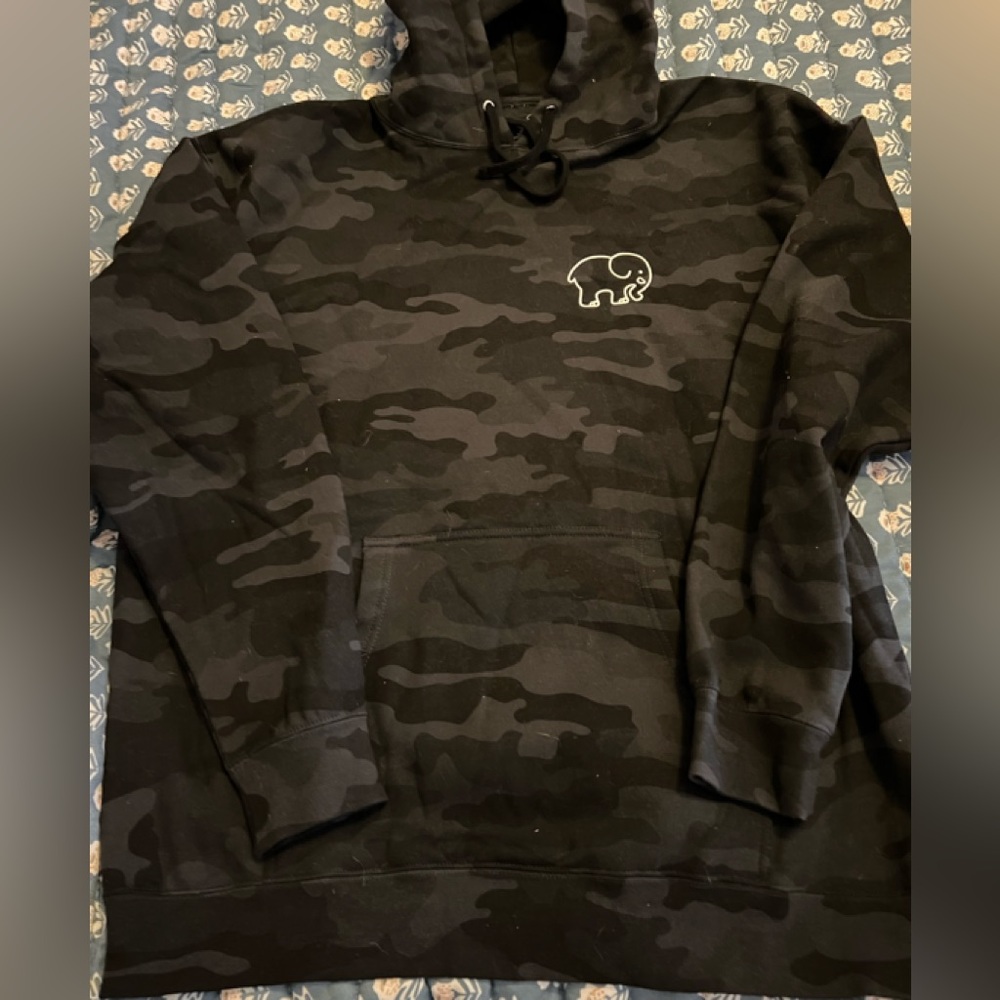 New without tags pullover sweatshirt